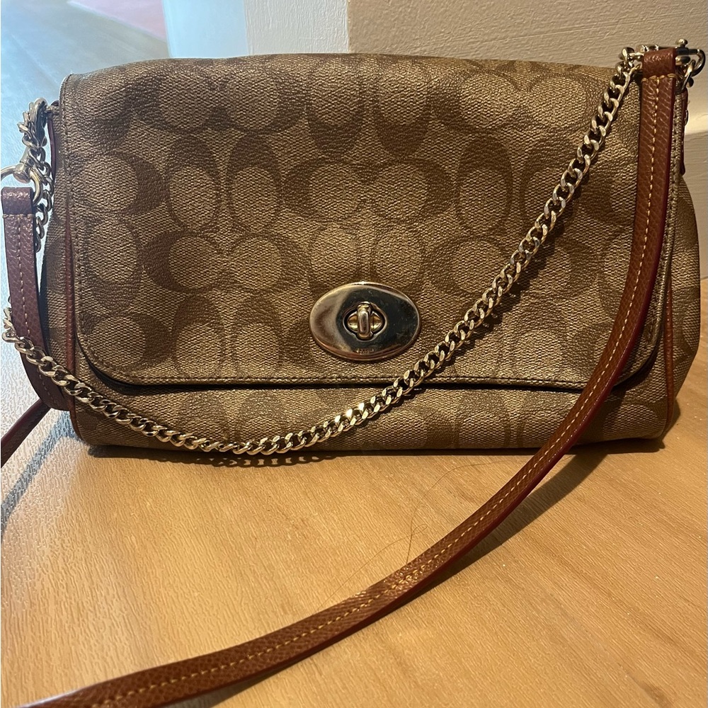 Coach leather brown shoulder bag with gold metal chain and brown leather strap